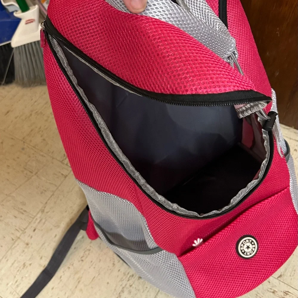 Dog carrier brand new !